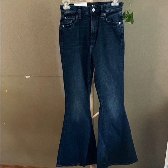 7 for All Mankind Megaflare dark wash jeans - Picture 3 of 9